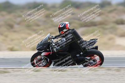 media/May-05-2025-Moto Forza (Mon) [[3c1838c5e5]]/2-B Group/Session 3 (Panning Test Turn 14 Inside)/